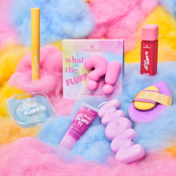باليت ظلال العيون وات ذا فلاف من إيسنس - درجة 01 كوتون كاندي سكايز  Essence What The Fluff Eyeshadow Palette 01 Cotton Candy Skies 11.6 g